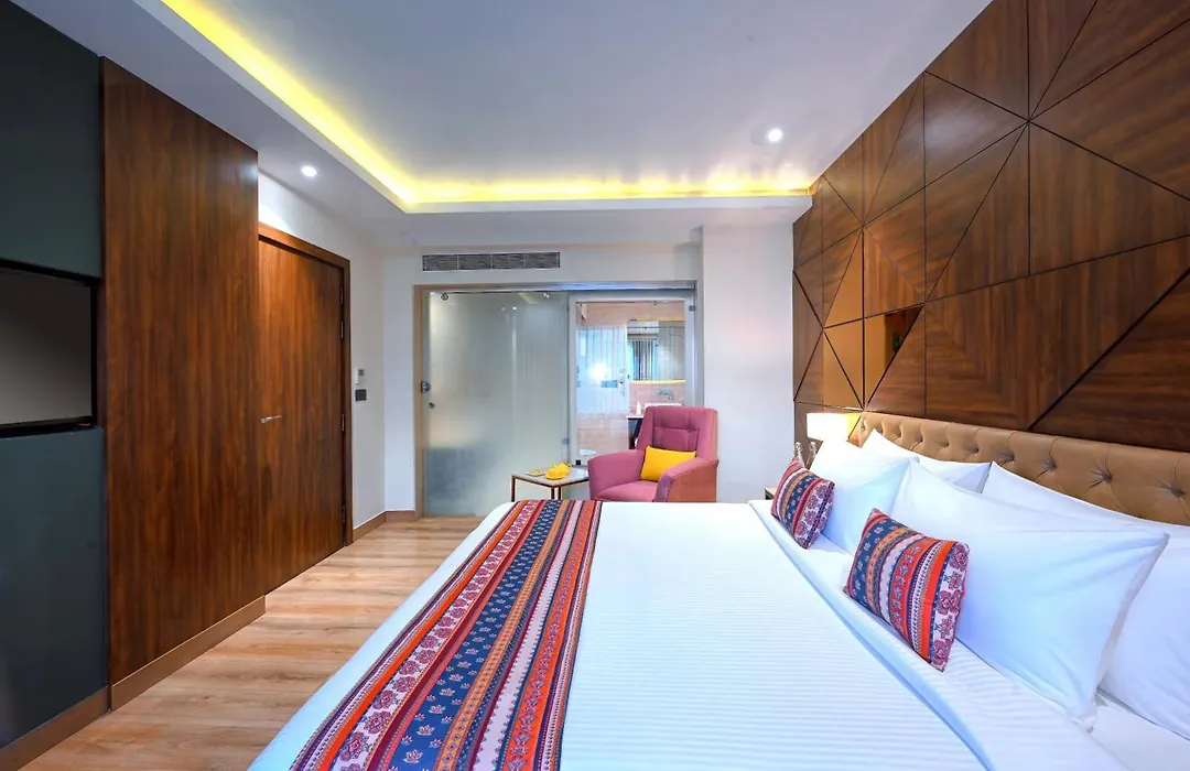 Golden Tulip Agra-1