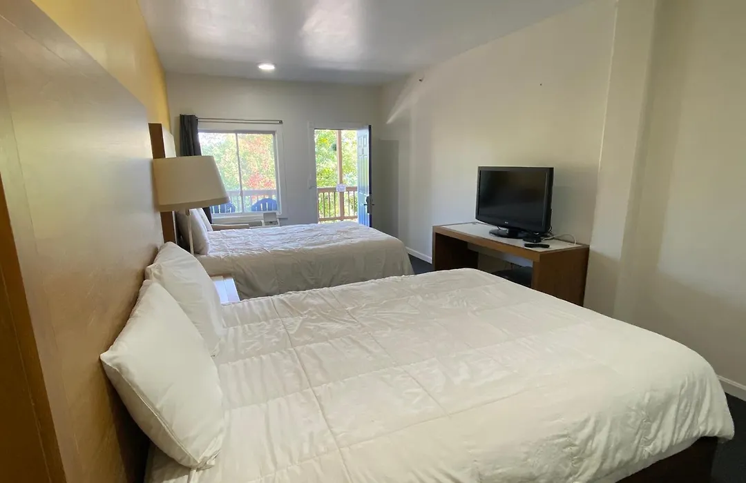 Winnisquam Lake Inn-1