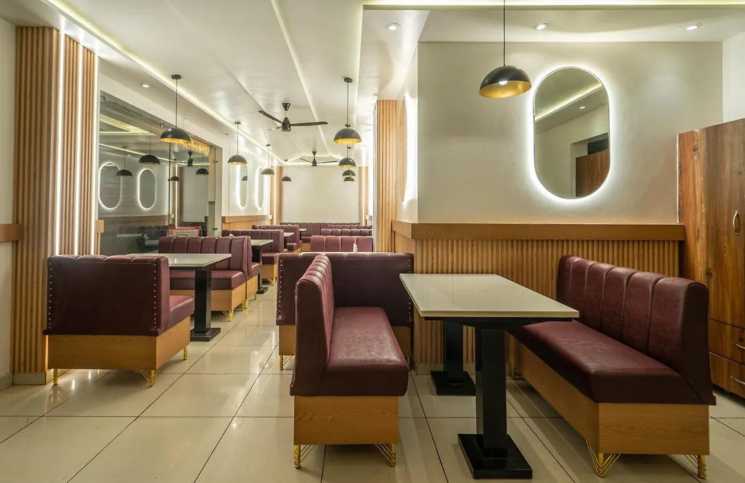 Hotel The Vaishvik Banganga Road-1