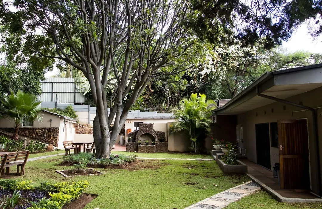 Leas Furnished Apartments Waterkloof-1