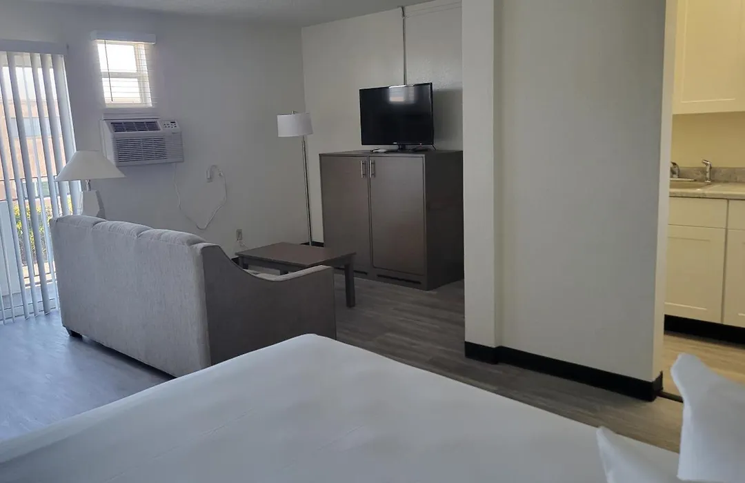 Mc Pacific Inn & Suites Torrance-1