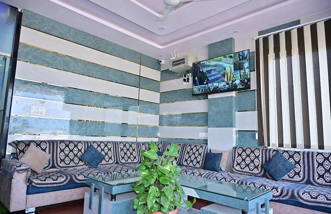 Hotel Radha Palace & Restaurant-1