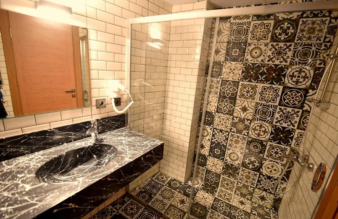 Renk Otel Karşıyaka-1
