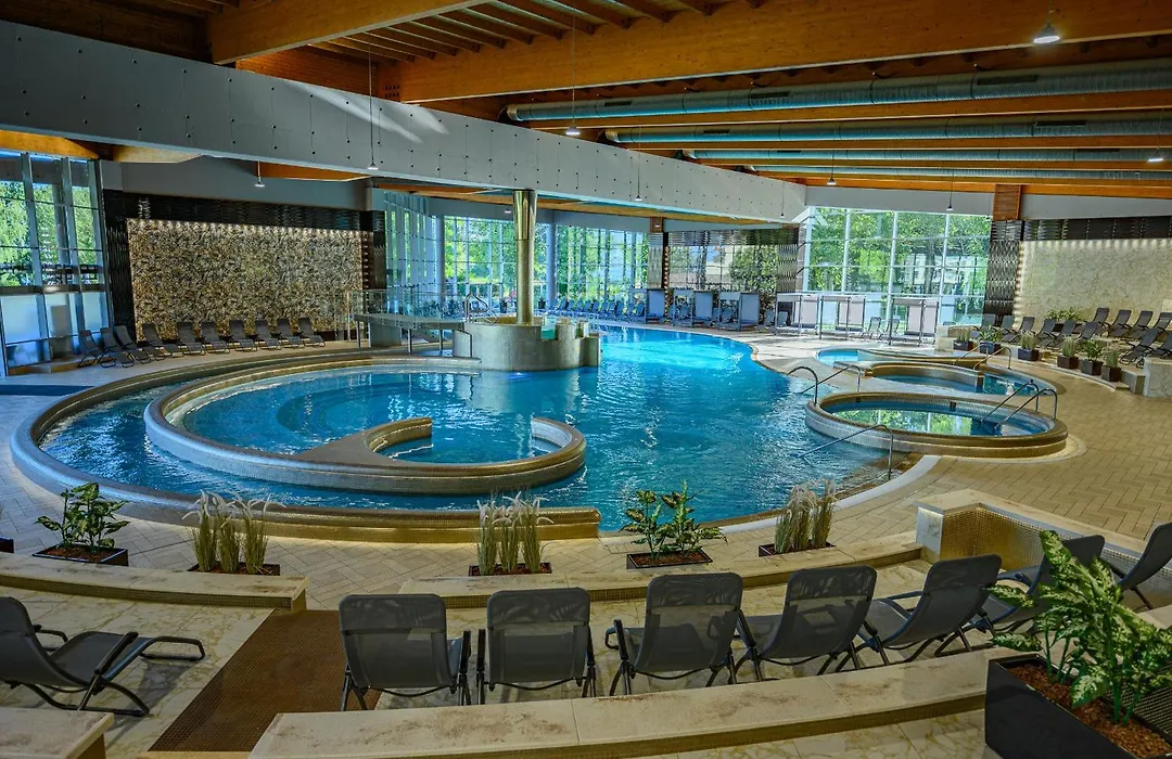 Hotel Azur Siofok-1