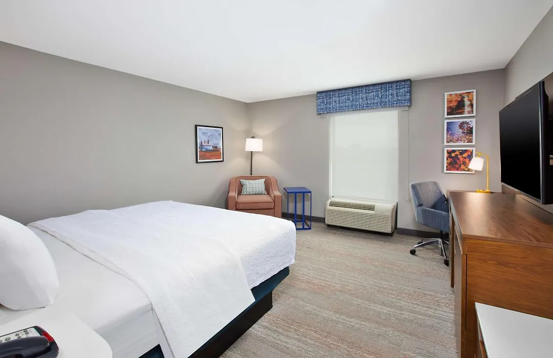 Hampton Inn Clinton-1