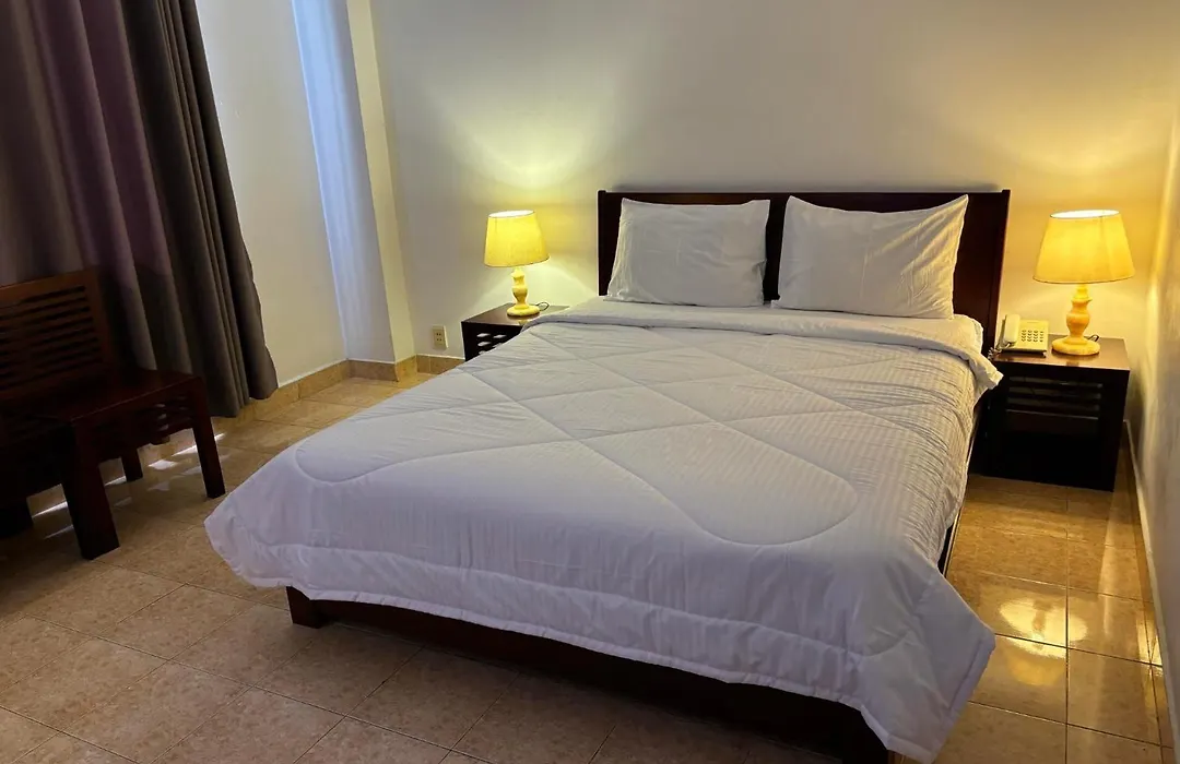 Phung Long Hotel-1