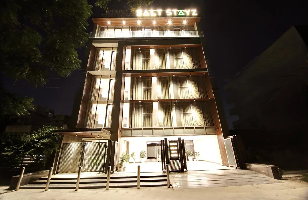 Saltstayz Select - Unitech Cyber Park-1