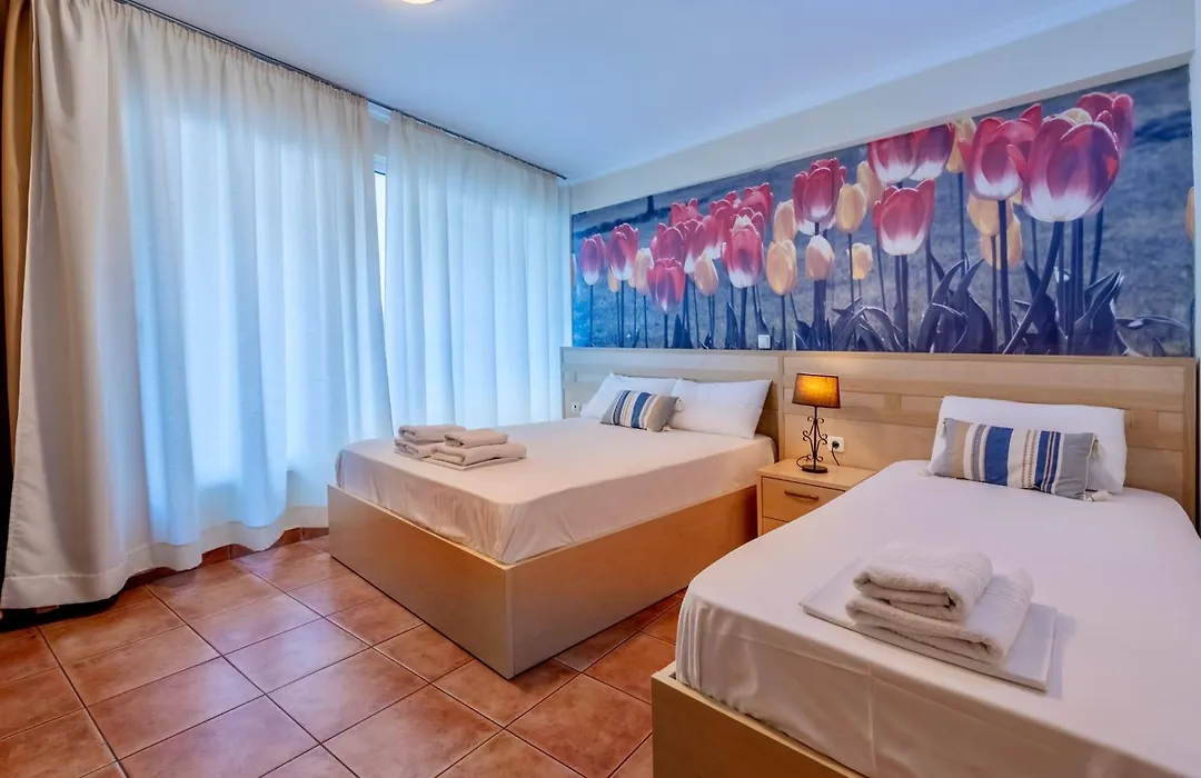 Fontana Luxury Rooms-1