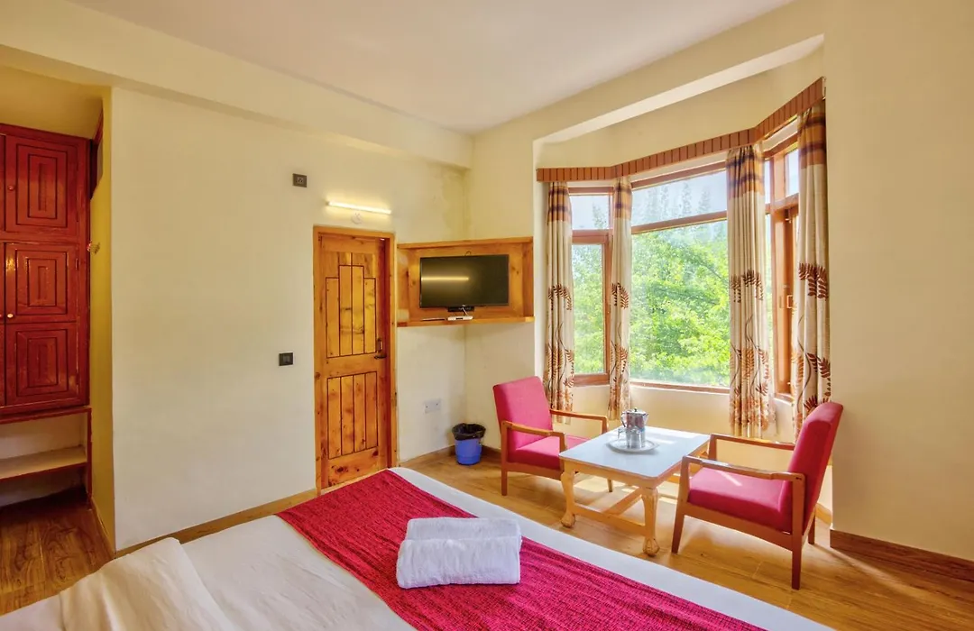 Hotel Royal The Mall Manali-1