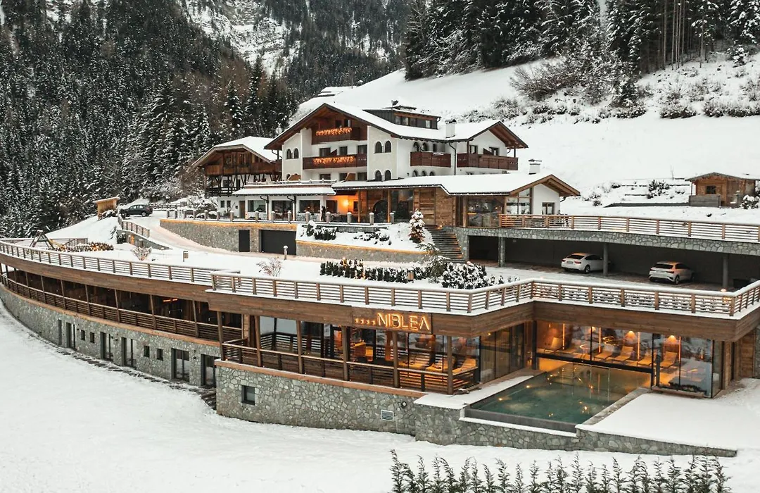 Hotel Niblea Dolomites-1