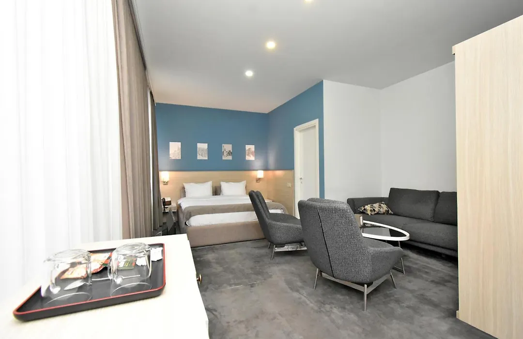 In City Hotel-1