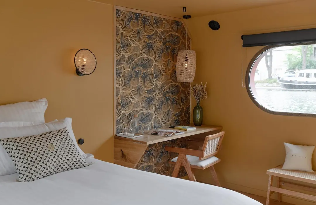 LA PENICHE - Bed And Bicycle - Aigues Mortes-1