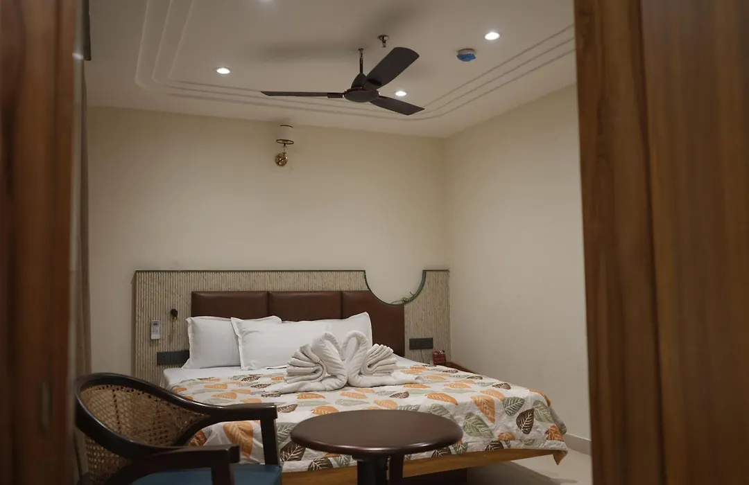 Hotel Calista Square-1