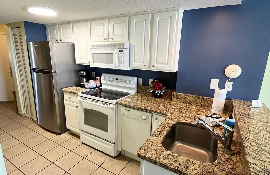 Direct Oceanfront Condos With Best Water Facilities In Paradise Resort-1