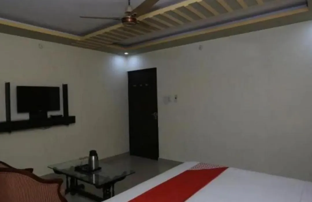 Hotel S K Palace Lucknow , Best Hotel In Lucknow , Hotel In Transport Nagar Lucknow ,Budget Hotels In Lucknow-1