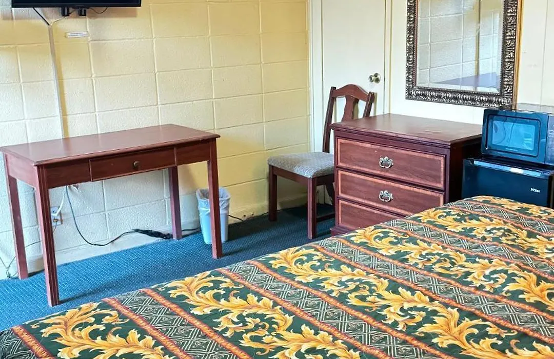 Greenlawn Motel-1