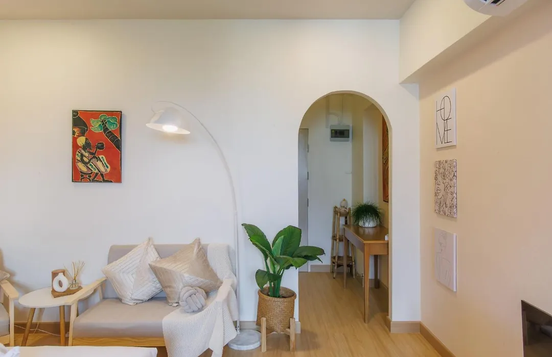 Modern Stay Near City Pp Condominium-1