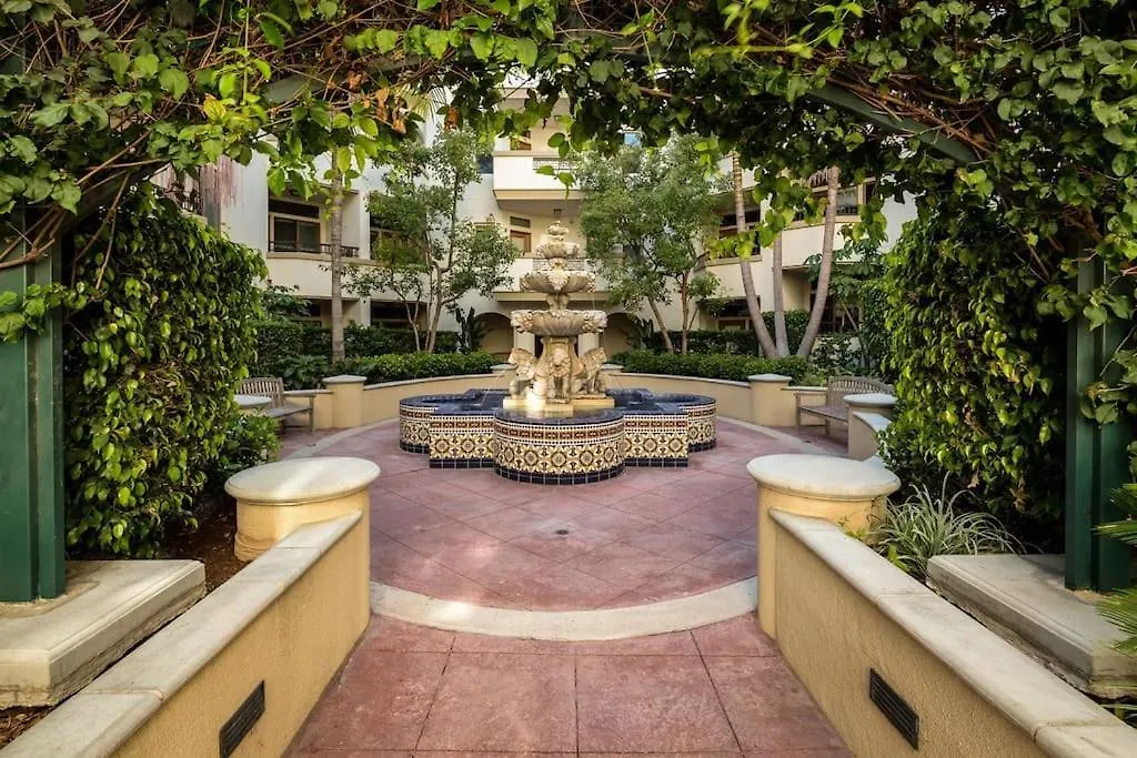 Lux One Bedroom Condo With Garden View-1