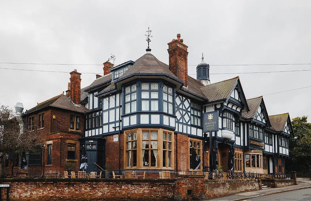 The Dukeries Lodge, Edwinstowe, Nottinghamshire-1
