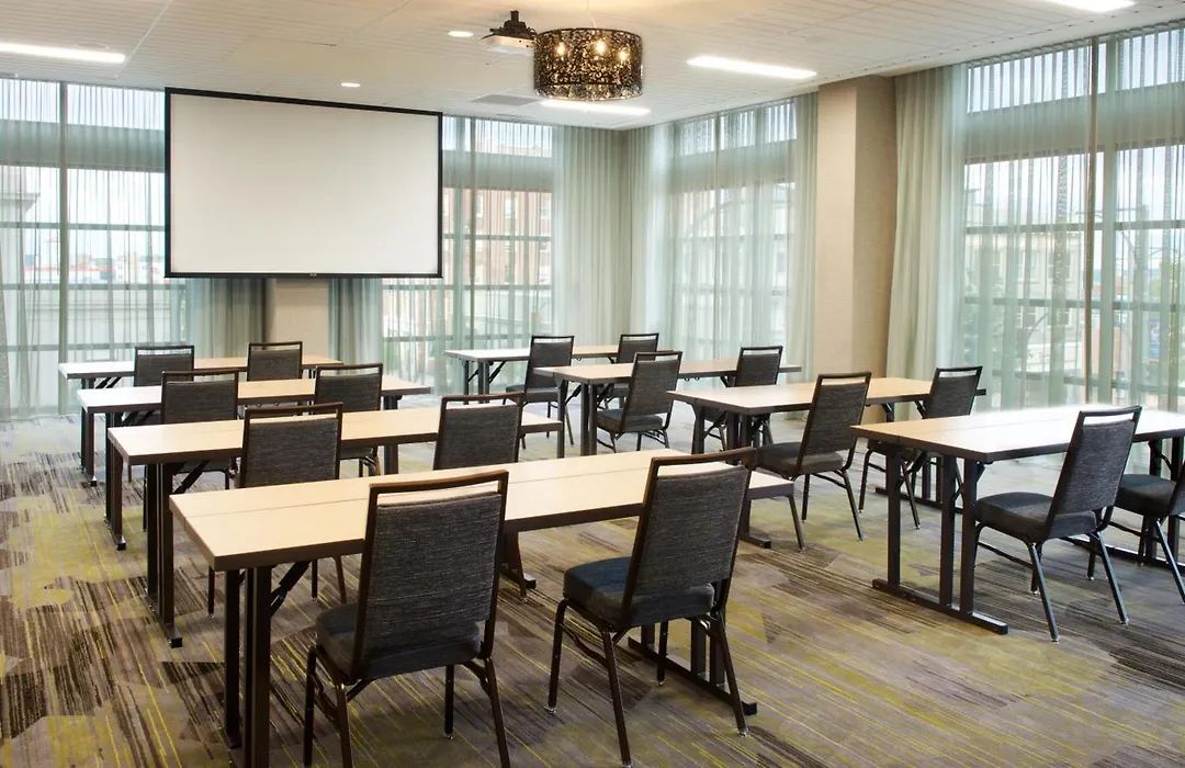 Courtyard By Marriott Seattle Everett Downtown-1