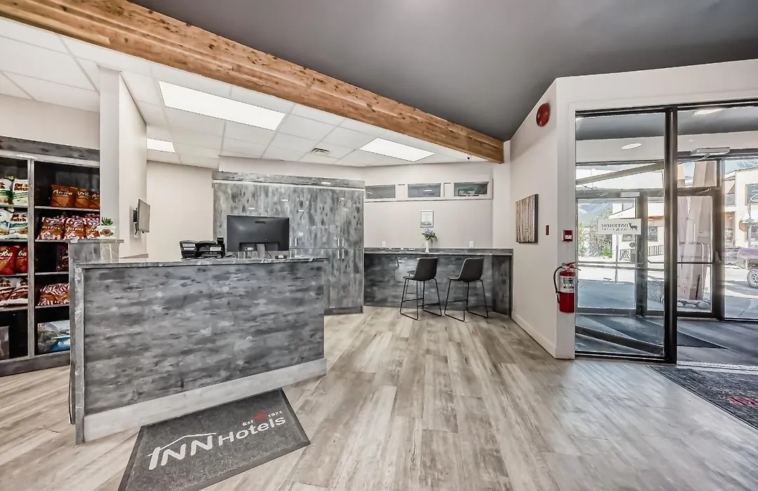 Invermere Inn & Suites-1