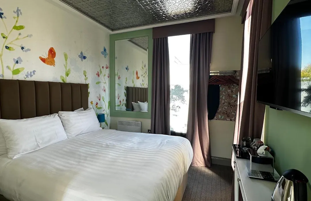 The Duchess Belle Hotel-1