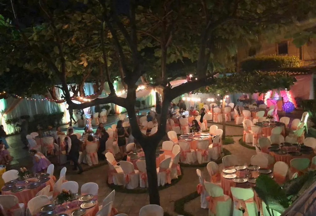 Hotel Kelly-1