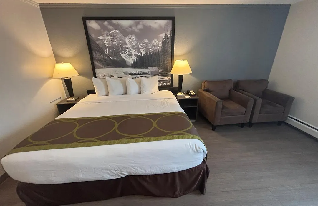 Super 8 By Wyndham Macleod Trail Calgary-1
