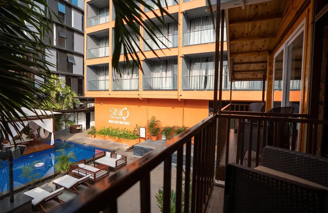 Sinq Party Hotel - No Male Stags Allowed-1