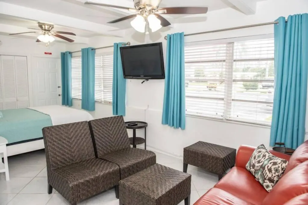 Aloha Apartments On The Intracoastal-Walk To The Beach-1