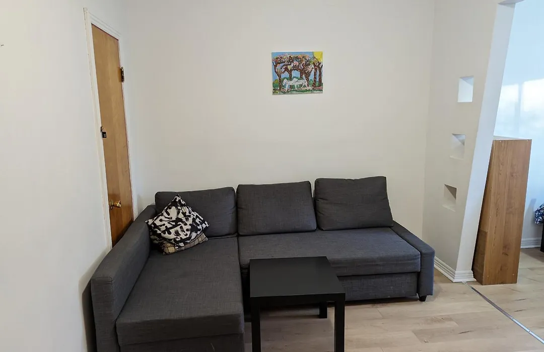Harmony Room Near Metro Monk Station With Self Check-In-1