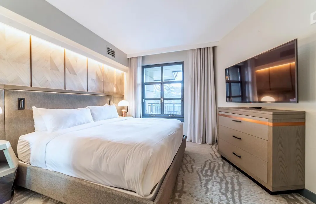 Luxury 2 Bedroom Penthouse With Stunning Views!-1