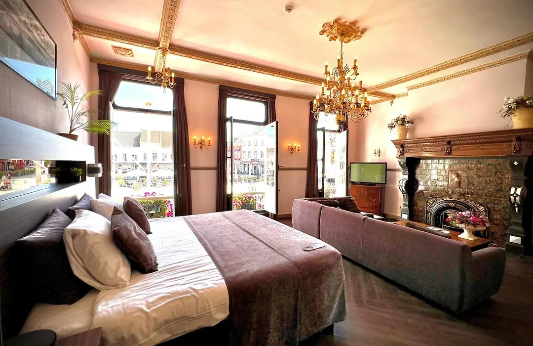 Grand Cafe Hotel De Bourgondier-1