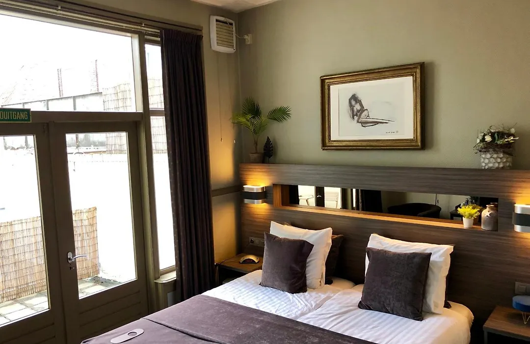 Grand Cafe Hotel de Bourgondier-1