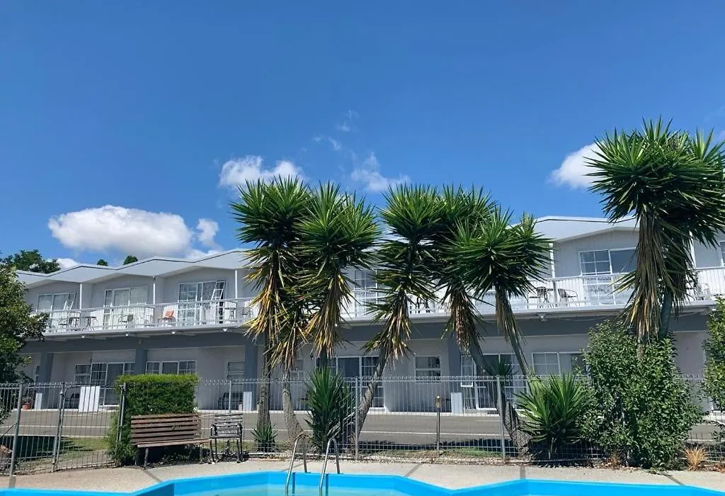 Apple Motor Inn-1