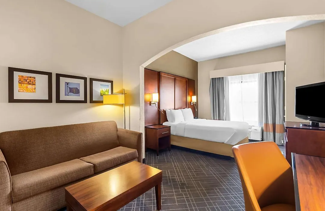 Comfort Suites Vincennes-1