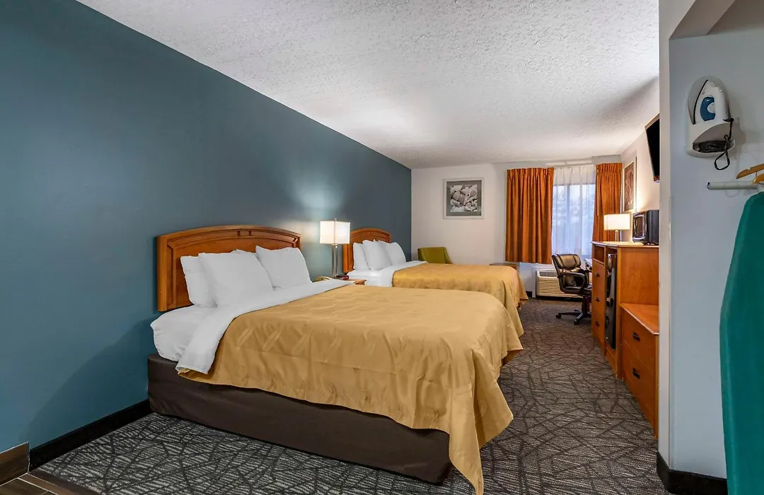 Quality Inn Austintown-Youngstown West-1