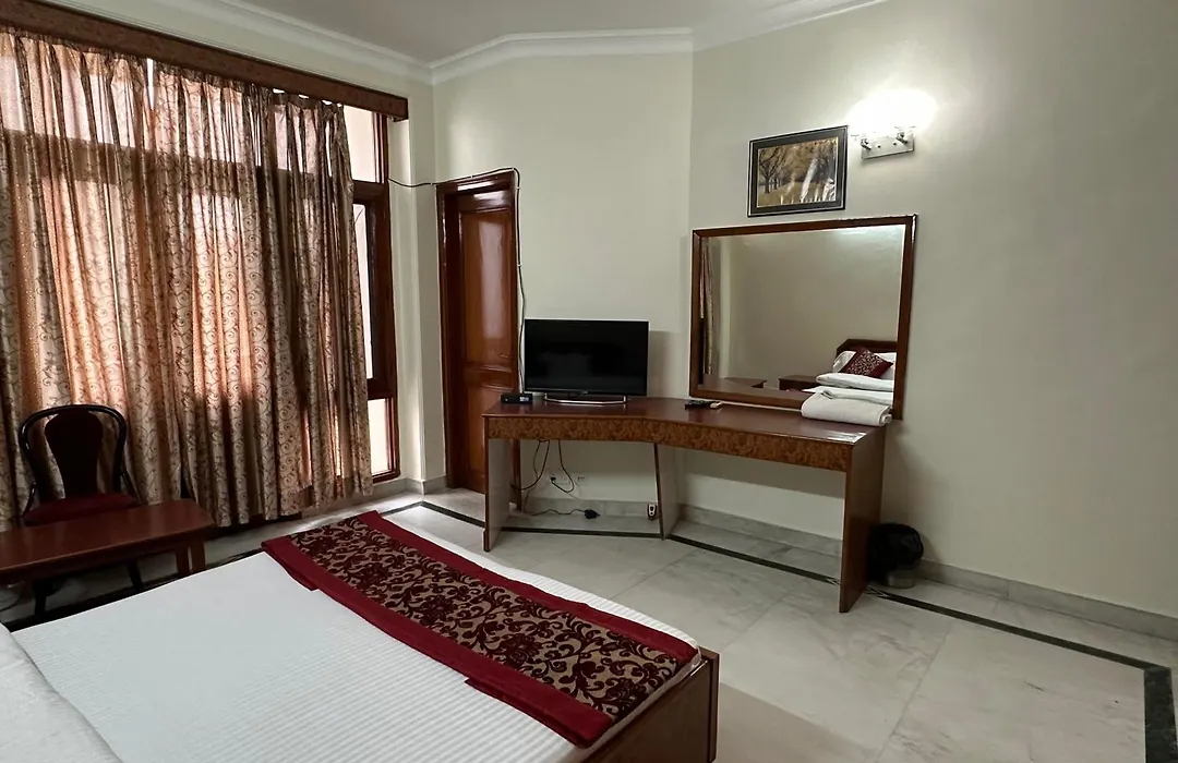 Pamposh Guest House, Gurgaon-1