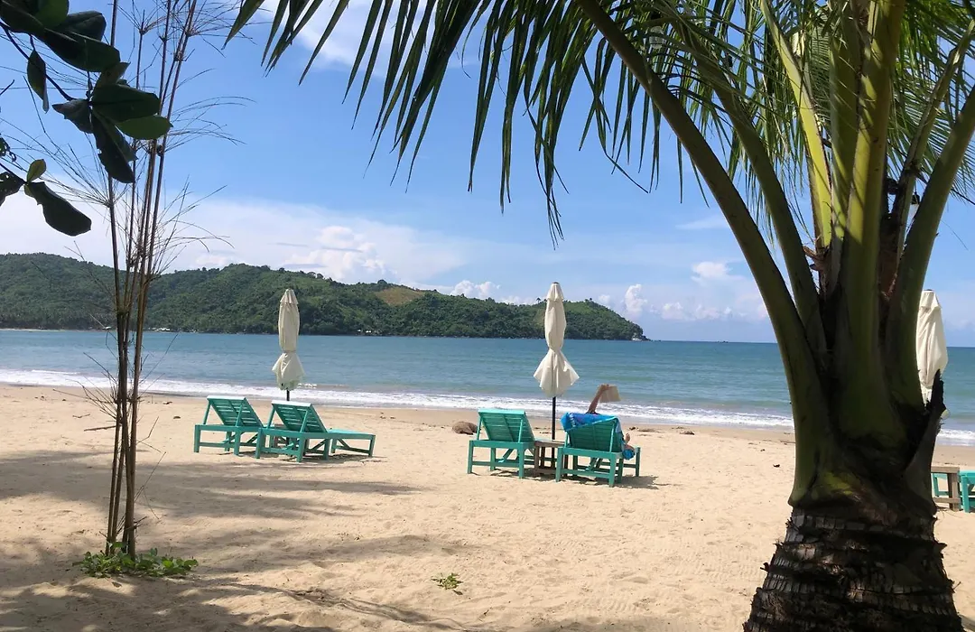 Zhaya'S Beach & Cottages-1