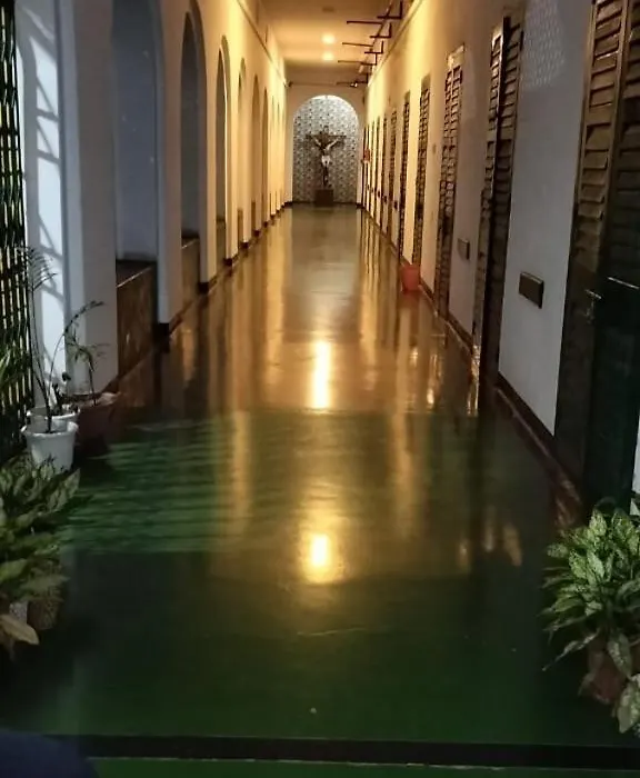 Ywca Gallway Guest House-1