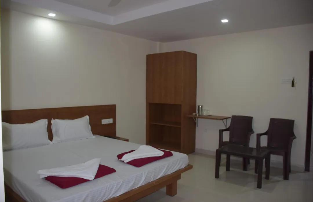 Shrinivas Lodge-1