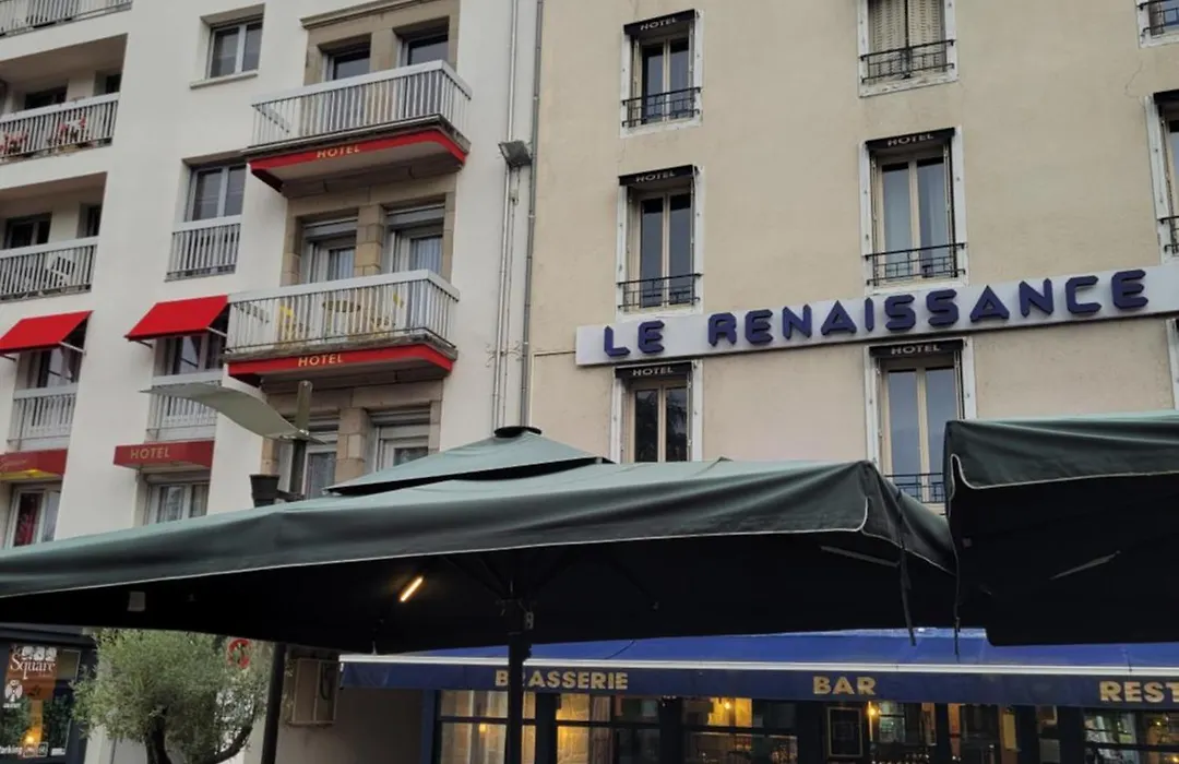 Le Renaissance-1