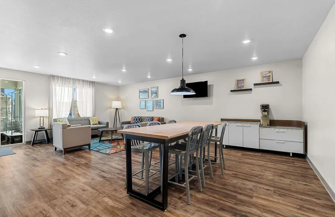 Woodspring Suites Corona-1