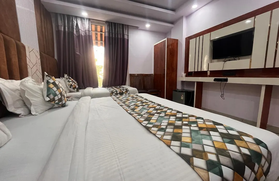 Hotel Embassy Near Rk Ashram Metro-1