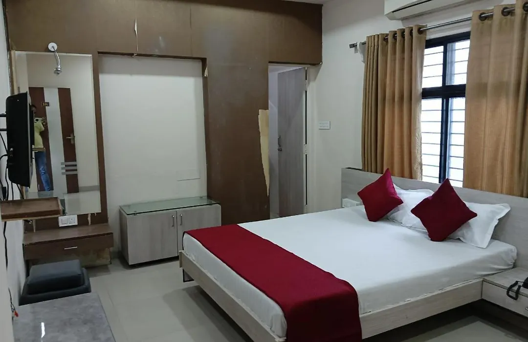 Hotel Tirupati Palace-1