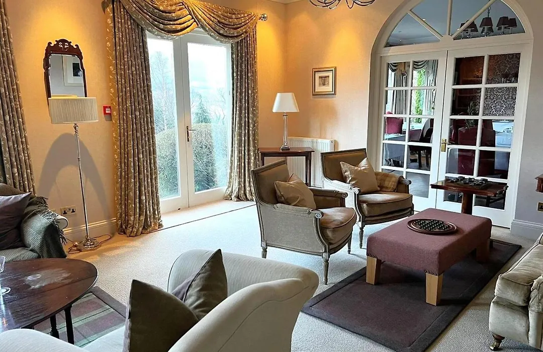 Loch Ness Lodge-1