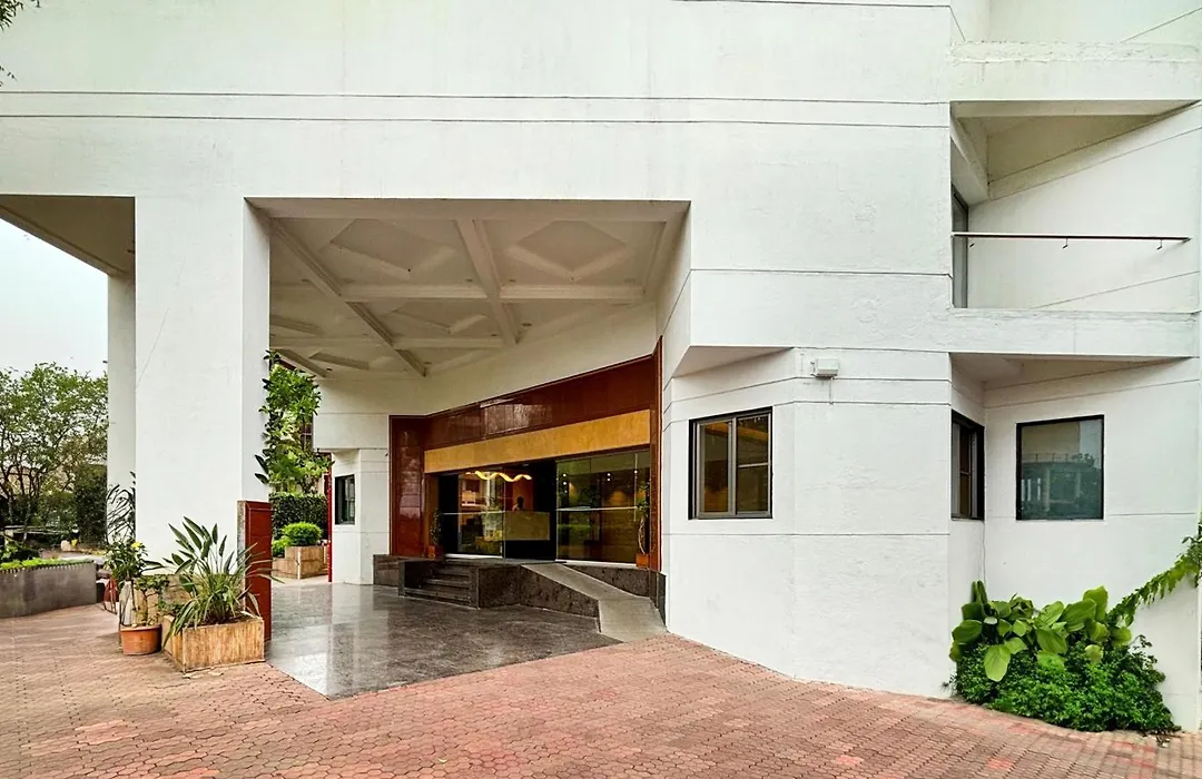 Hotel Maharaja Regency-1