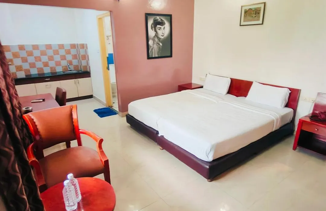 Kings Suites Palace Grounds-1