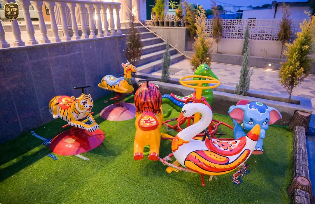 The Silver Spoon Hotel & Restaurant-1
