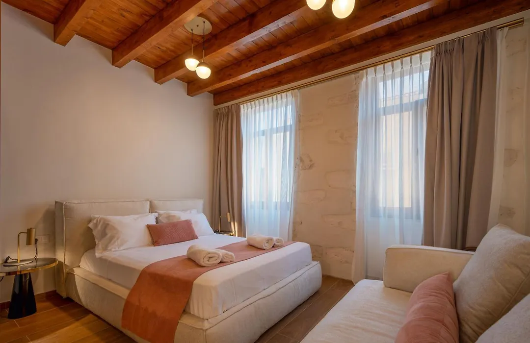Casa D'Oro - Luxury Suites-1